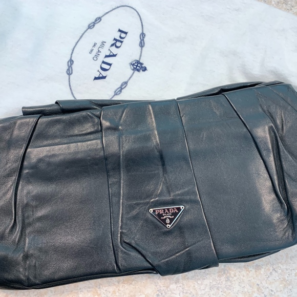 Prada clutch! - Picture 1 of 4